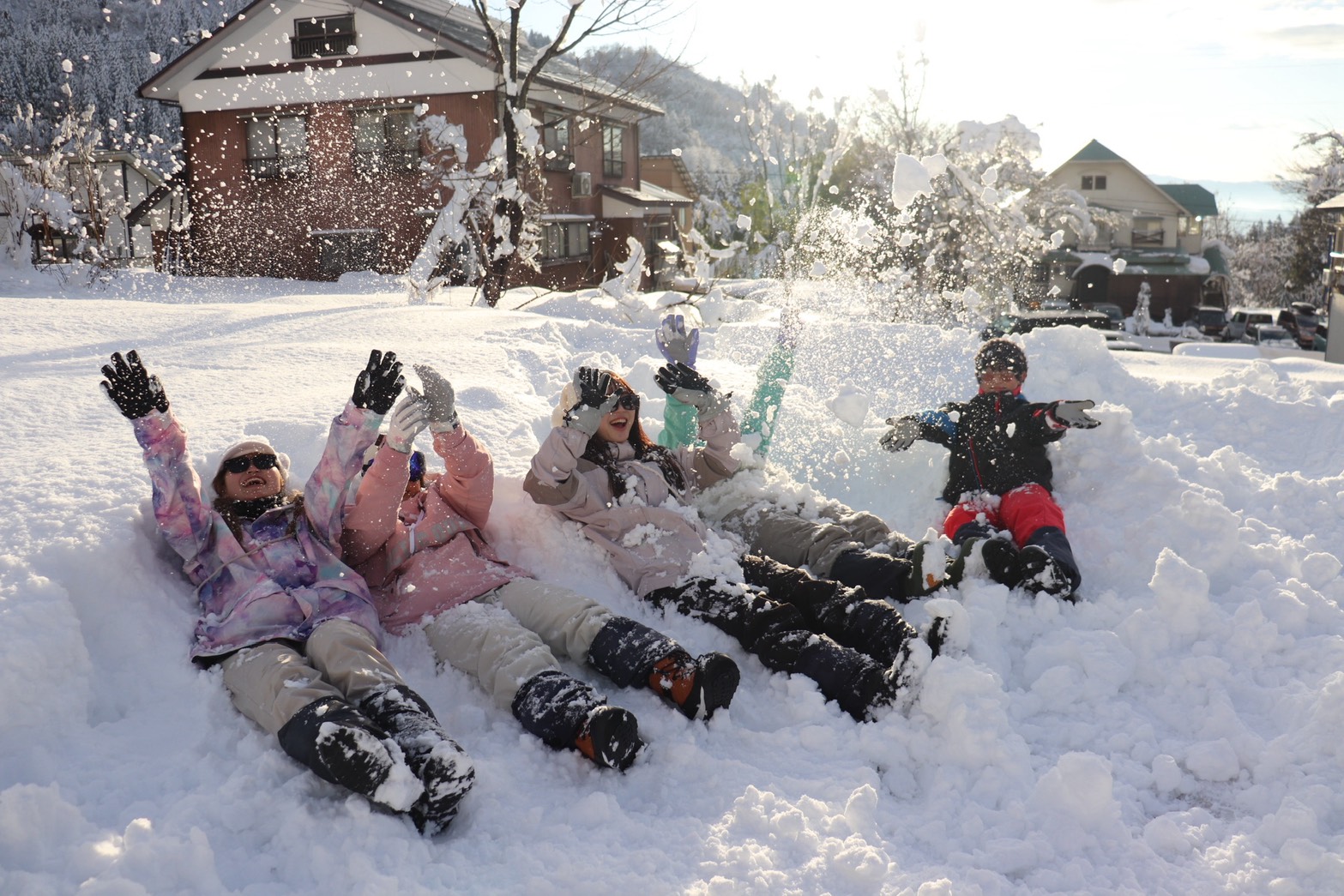 winter-snow-play7